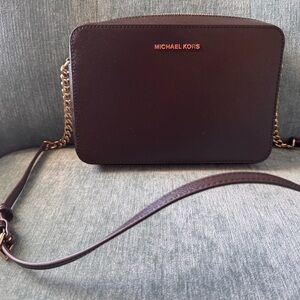 Michael Kors Elegant Brown Crossbody Bag